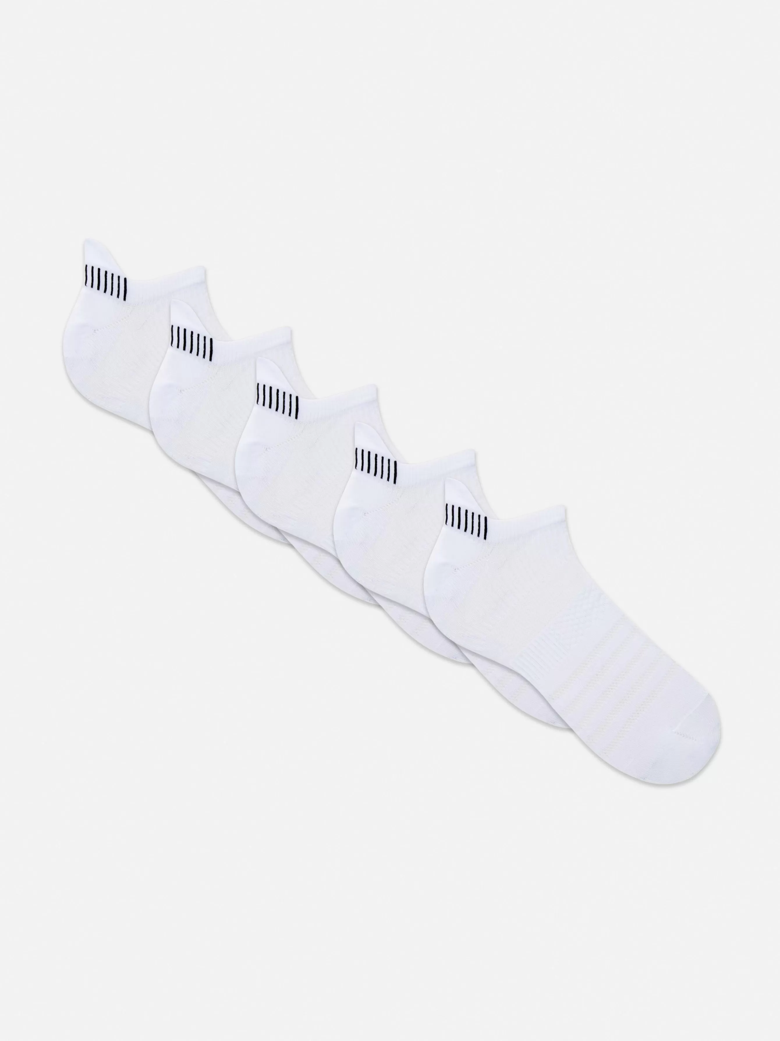 Shop Primark Lot De 5 Paires De Chaussettes De Sport Ultra-douces Blanc