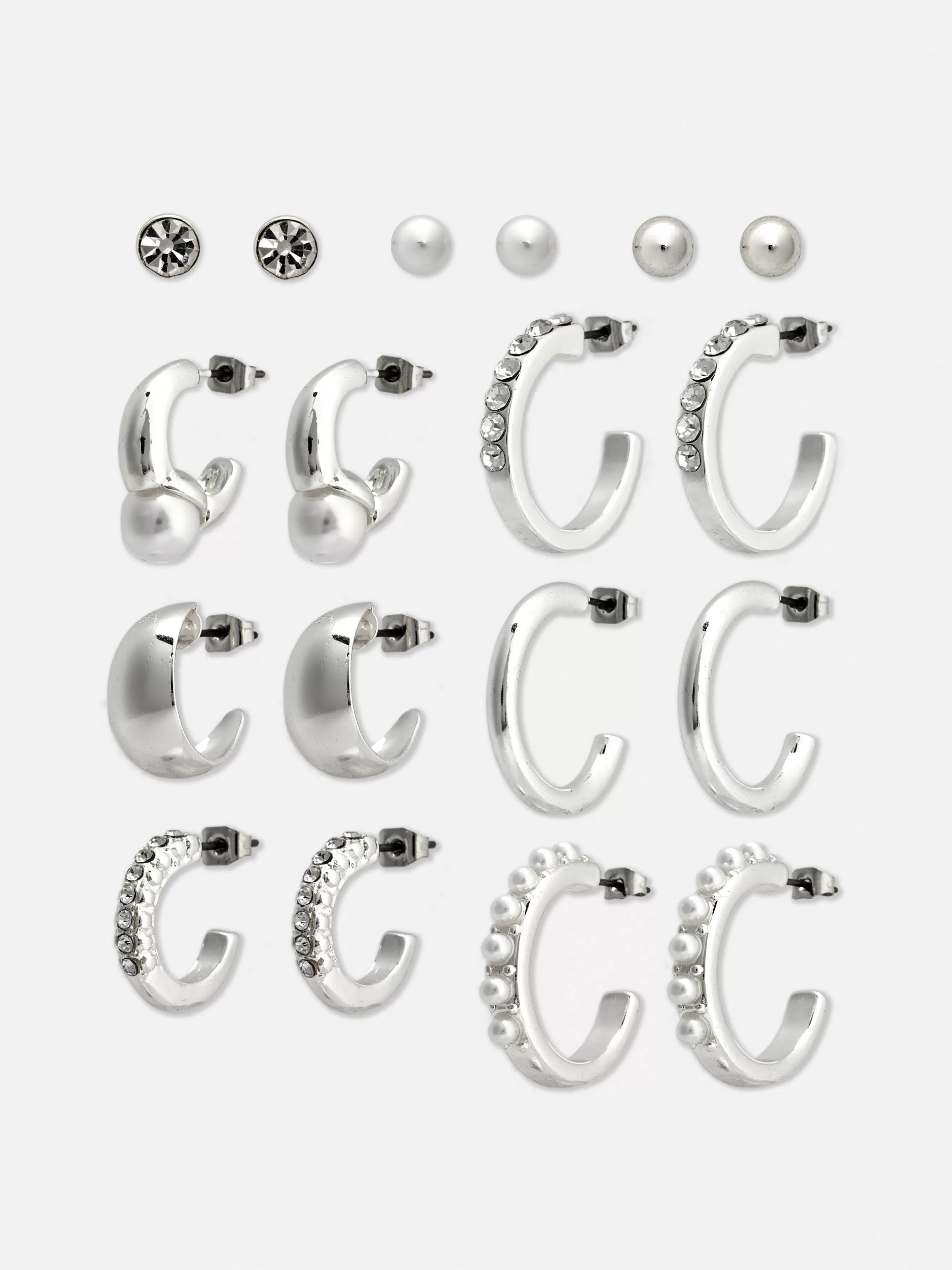 Shop Primark Lot De 9 Paires De Clous D'oreilles Et Créoles Blanc