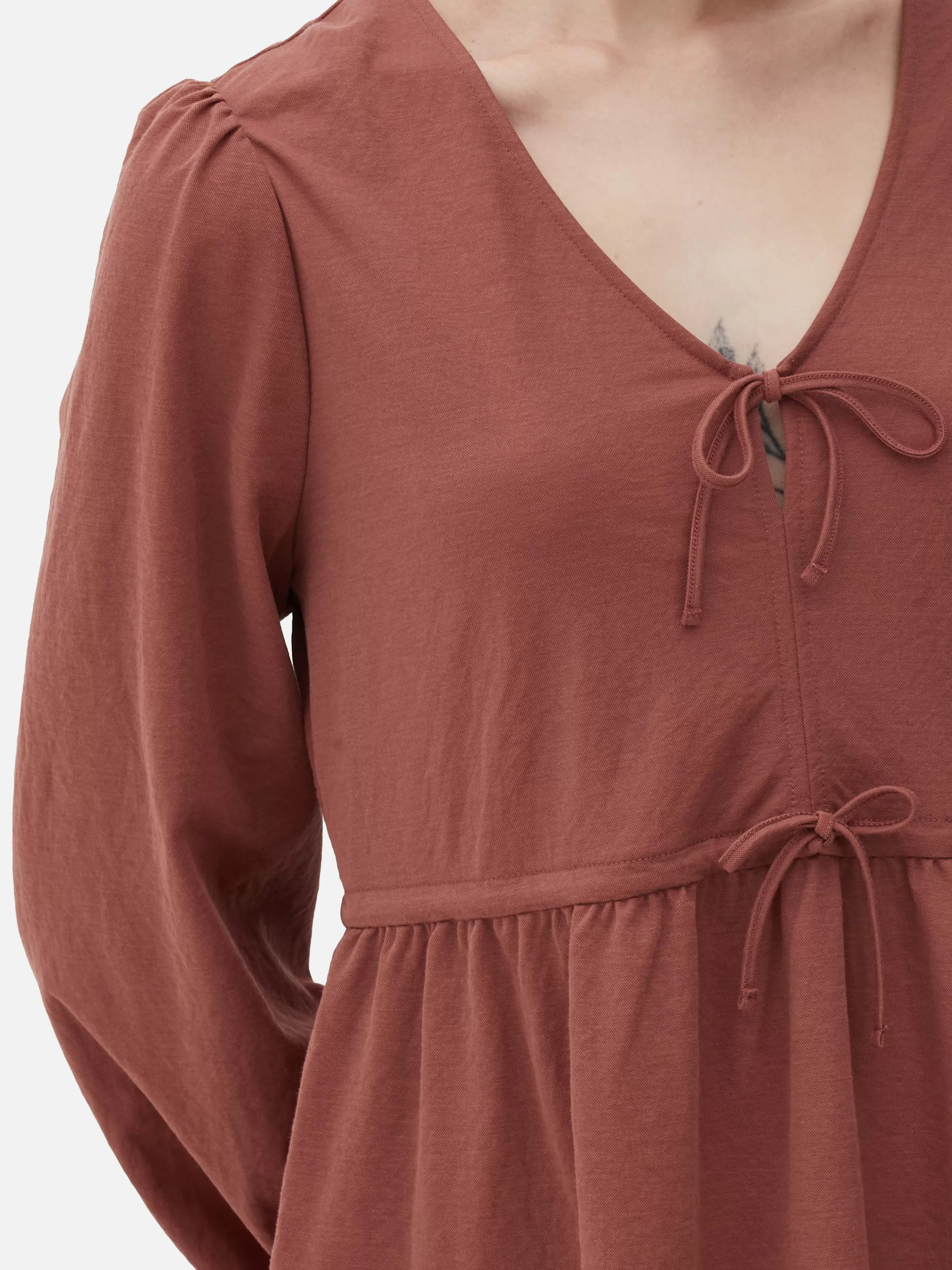 Outlet Primark Mini Robe à Smocks Avec Col En V Et Liens à Nouer Rose poudré